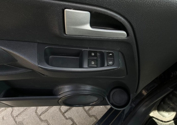 Volkswagen Fox cena 12500 przebieg: 150000, rok produkcji 2010 z Skoczów małe 211